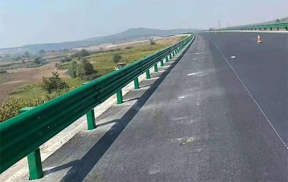 乌鲁木齐高速路护栏