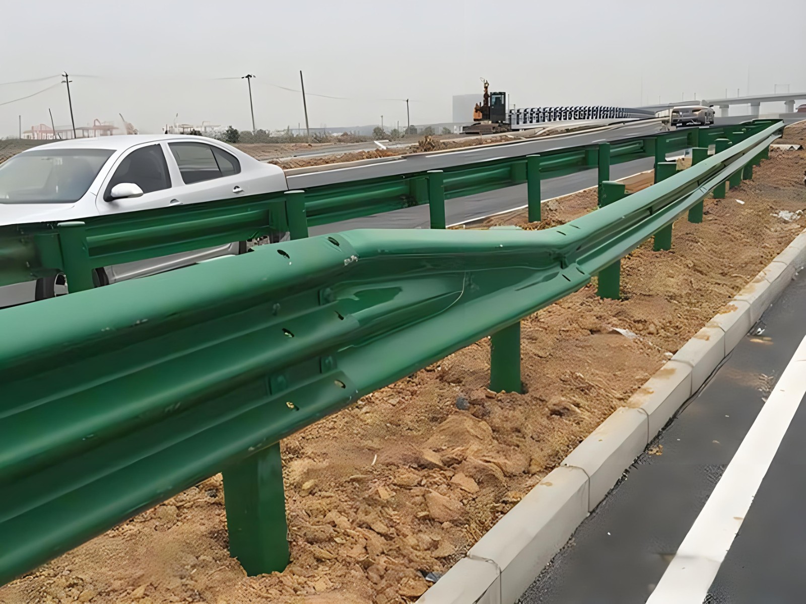 乌鲁木齐高速波形护栏板日常维护方案确保道路安全新举措